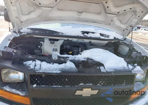 2015 Chevrolet Express 2500 Work Van z USA, uszkodzony, nr VIN 1GCWGFCF2F1166953